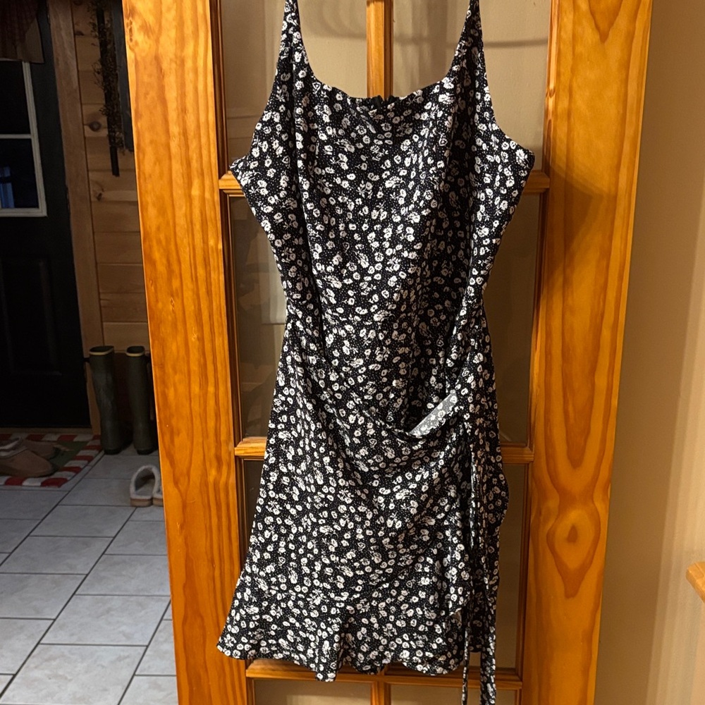 Chic Black and White Floral Mini Dress